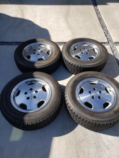 残溝8mm！ TOYO TIRE スタッドレスタイヤ OVSERVE X-10 215/65 R15 96Q 4本セット