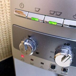 デロンギ 全自動 エスプレッソ マシン シルバー ESAM03110S