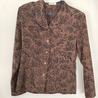 MISS Takao ブラウス　サイズM  薄茶に黒柄