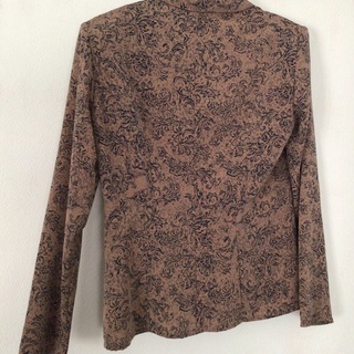 MISS Takao ブラウス　サイズM  薄茶に黒柄の画像
