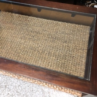 ガラステーブルの画像