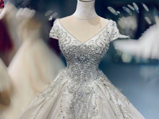 ウェディングドレス 　高級　ドレス