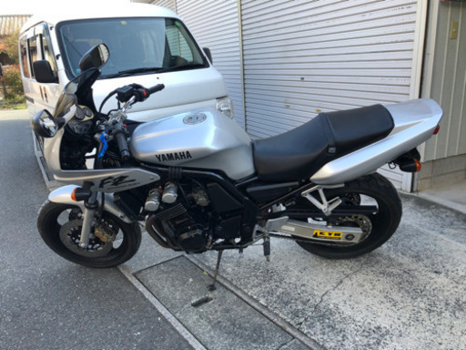 ヤマハ　FZ400