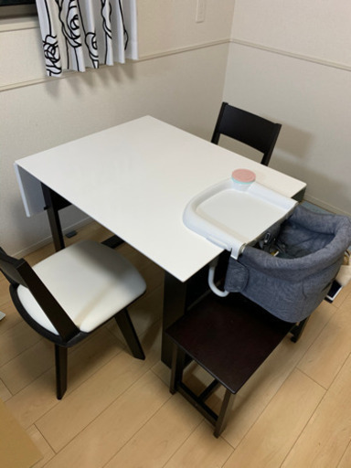 ☆ダイニングテーブル　椅子、ベンチ椅子付き☆