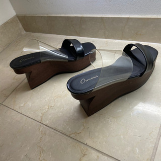 一部透明サンダル