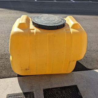 タマローリータンク300リットル　コダマ樹脂