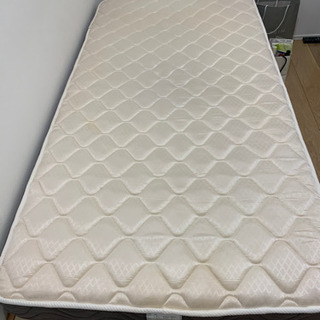 値下げ！売ります！セミシングルベットの画像