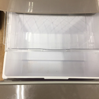 HITACHI（ヒタチ）の冷蔵庫2015年製（R-K42E）です。【トレファク東大阪店】 HITACHI（ヒタチ）の冷蔵庫2015年製（R-K42E）です