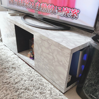 IKEAのテレビ台 大理石柄