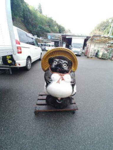 (予約になりました)タヌキ　信楽焼　でかいです。