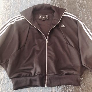 adidasパーカー