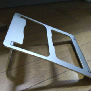 【新品未使用】パソコンスタンド　冷却効果　アルミニウム製　無段階調整可能の画像