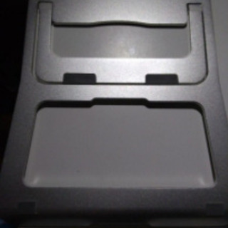 【新品未使用】パソコンスタンド　冷却効果　アルミニウム製　無段階調整可能の画像