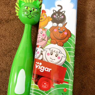 缶入りタミーディッシュブラシ　猫　グリーン