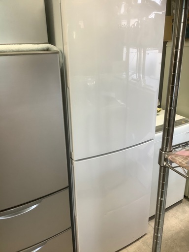 横浜市・川崎市送料無料　Haier冷蔵庫305L　ハイアール　容量大きめ2ドア
