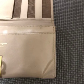 フェラガモ　長財布　女性用の画像