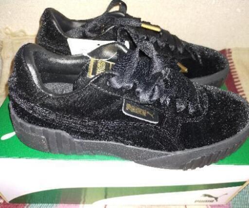 PUMAプーマ カリ ベルベット レディースサイズ　新品未使用品