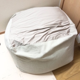 ニトリで購入した大型ビーズクッション