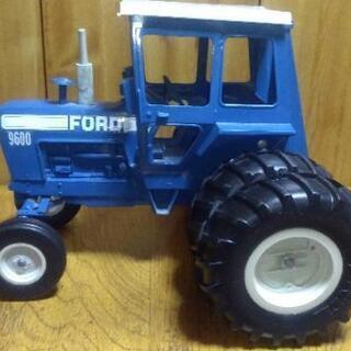 希少FORD 9600 トラクター1/12スケール