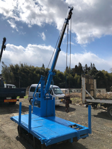 クレーン付き運搬車