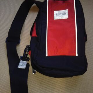 ショルダーバッグ　赤　中古