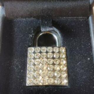 新品未使用【ジルコニア南京錠】（パドロック）シルバー&ゴールドの画像