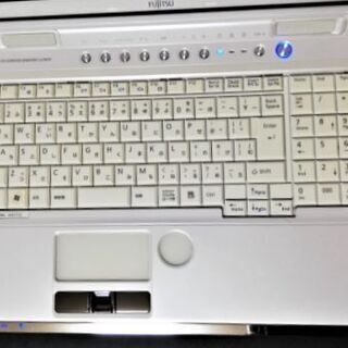 ☆美品☆富士通☆Core i7 2630QM 2.00GHz/4GB/BD/無線/カメラ/office/クリスタルホワイト