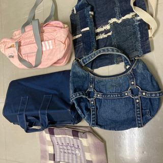 女性用バッグ色々