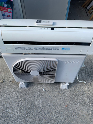 東芝RASー281E 2013年　10畳エアコン　工事可　三重　愛知県可