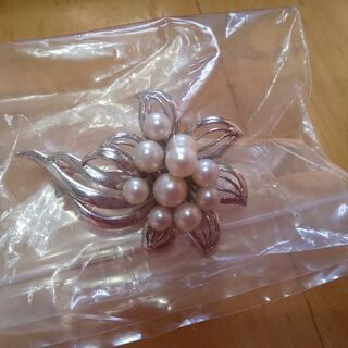 パールブローチ！冠婚葬祭のポイントに！