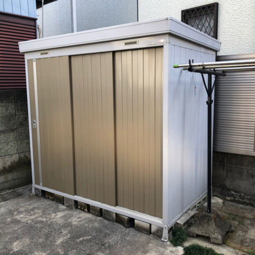 イナバ物置 中型 イナバ物置ネクスタ ＮＸＮ－３０Ｓ（多雪地型）扉ＭＢメープルブラウン 埼玉県直接引き取り限定　現状渡し