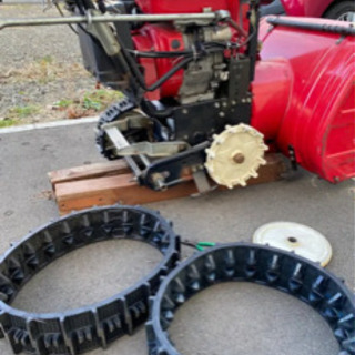 ホンダ除雪機ゴムクローラ交換します。