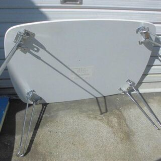 あげます　差し上げます　かわいい　ホワイトテーブルの画像