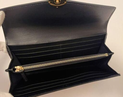 【未使用】長財布 FENDI エフイズフェンディ コンチネンタル 【本日取引で10％引き】