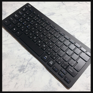 [未使用]Bluetooth スリムキーボード 黒 スタンド付属マルチペアリングの画像