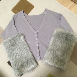 カーデガン袖にボアになっています。サイズは、フリーサイズです。数...