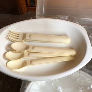 値下げ、新品、食器セット、ケース付きの画像