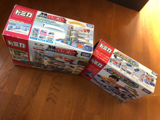 トミカビルとトミカ高速道路