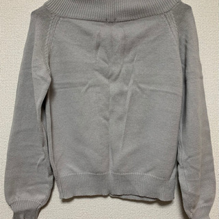 【GU】ニットセーターの画像