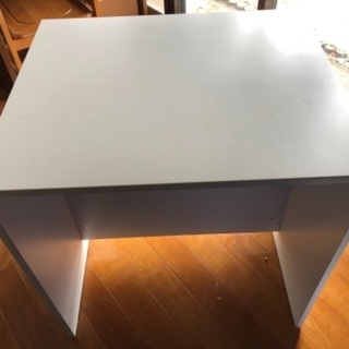 パソコンやミシン作業に！白デスク