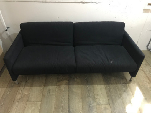 布地黒ソファ