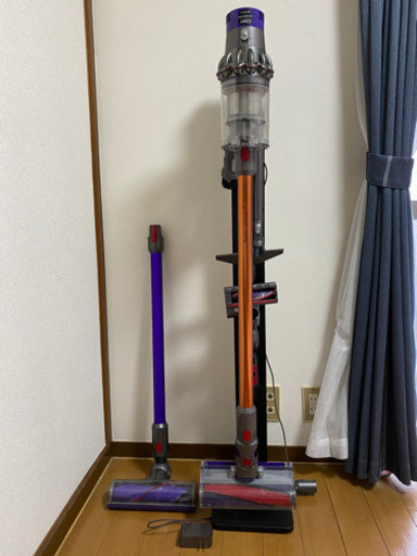 ダイソンv10とコードレスクリーナースタンド ダイソン