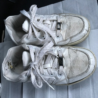 スニーカーの画像