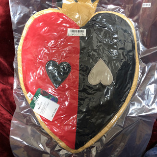 新品　ディズニー　ハートの女王　クッションの画像