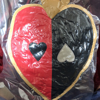 新品　ディズニー　ハートの女王　クッションの画像