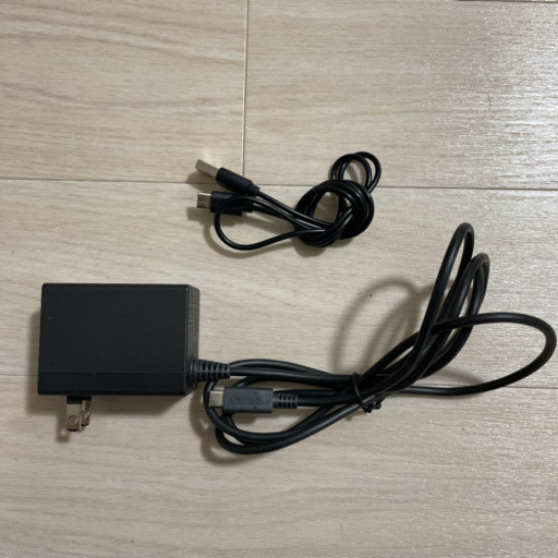 任天堂switchライト　イエロー　4連休限定値下げ