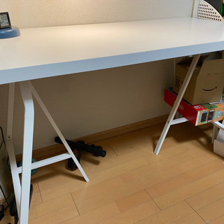 ikeaのテーブル