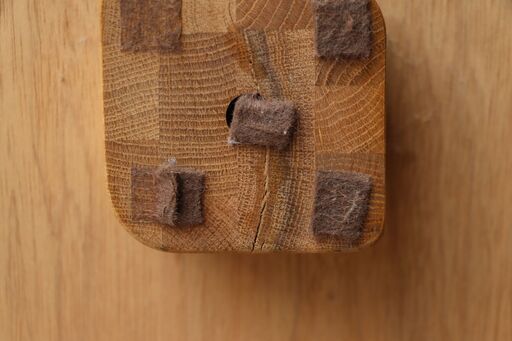 KIRITSU(起立木工)で取り扱われているナラ材を使用したD-oak TVボードです。和・洋問わず活躍するシンプルなデザインのローボ