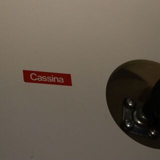 Cassina ixc.(カッシーナ イクスシー)で取り扱われていたピエロ・リッソーニ デザイン261 NOTE(ノート) ローテーブルです！グロッシーホワイトのコンパクトなリビングテーブルです。の画像