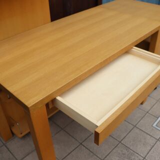 karimoku(カリモク家具)のBuona scelta(ボナ シェルタ) オーク材 パーソナルデスクセットです。北欧テイストのスッキリとしたスマートなデザインは事務机やお子様の学習机におススメ♪の画像